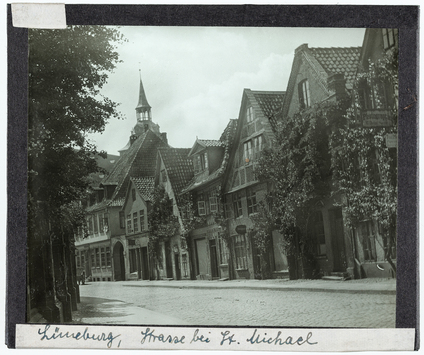 Vorschaubild Lüneburg: Straße bei St. Michael 